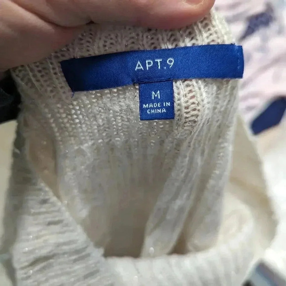 Apt. 9 Knit Sweater - Medium - Picture 2 of 3